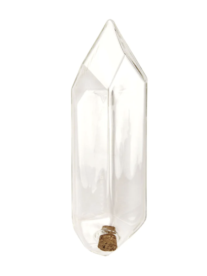 Crystal shaped water reservoir